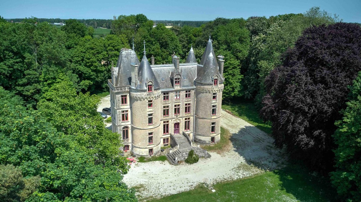 Ch&acirc;teau Coliving - 12th-century castle on a nature reserve in Normandy